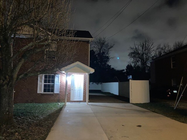 Foto del edificio - 1536 Center Pointe Dr