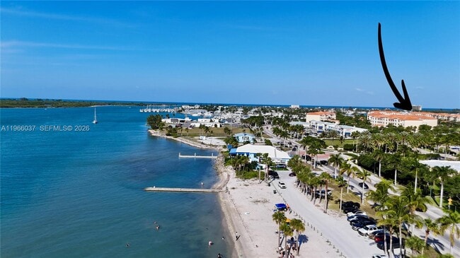 Foto del edificio - 742 Granada St