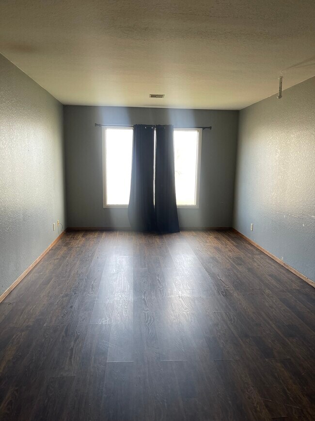 Foto del edificio - 2217 E Eucalyptus Ave