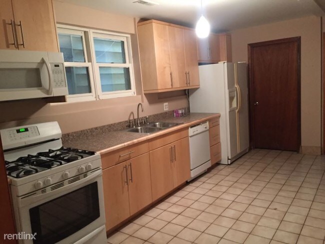 Foto del edificio - 3016 N Gresham Ave