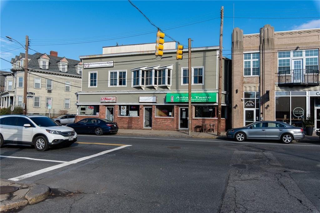 Primary Photo - 124 Taunton Ave