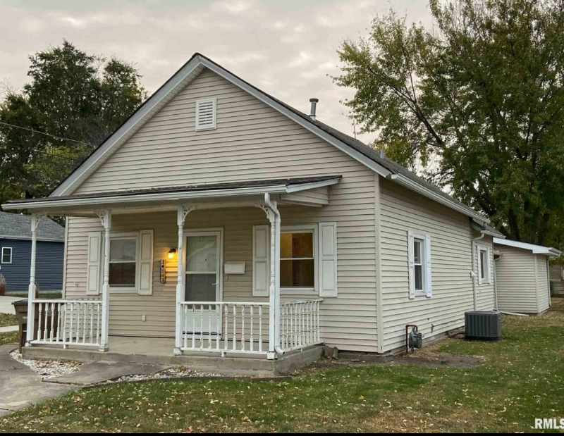 Primary Photo - 213 E Madison St