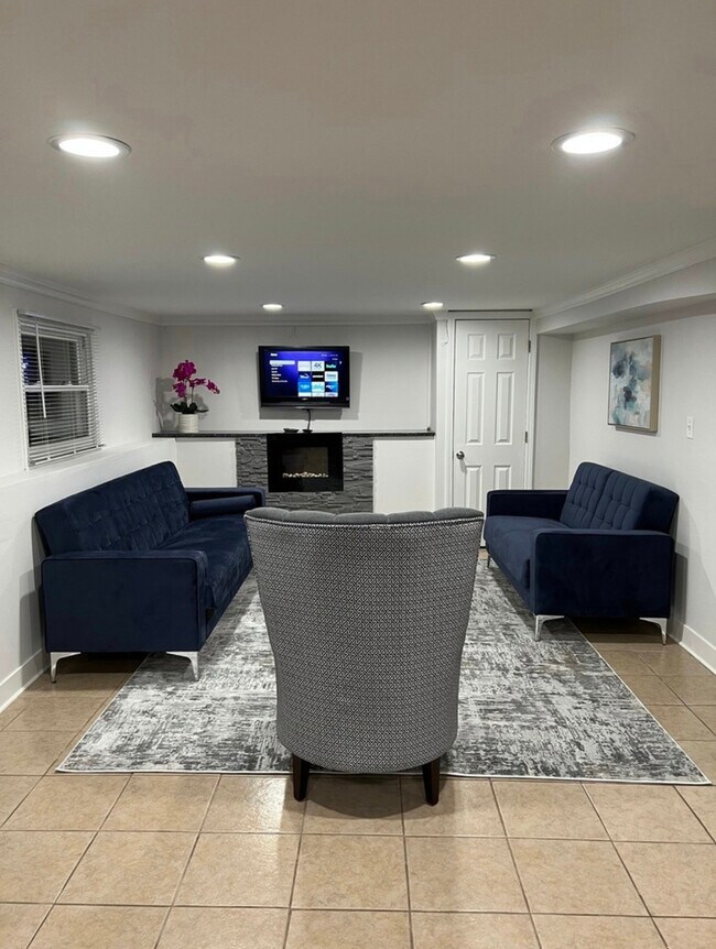 Foto del edificio - 2724 N Marmora Ave