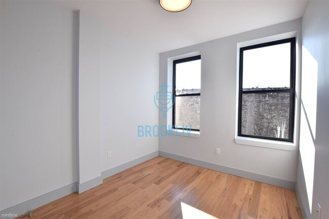 Foto del edificio - 97 N 10th St