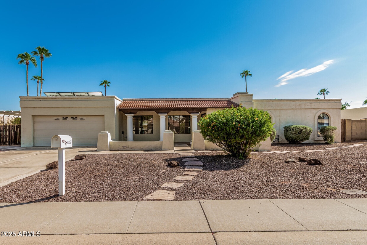 Foto principal - 6827 E Redfield Rd