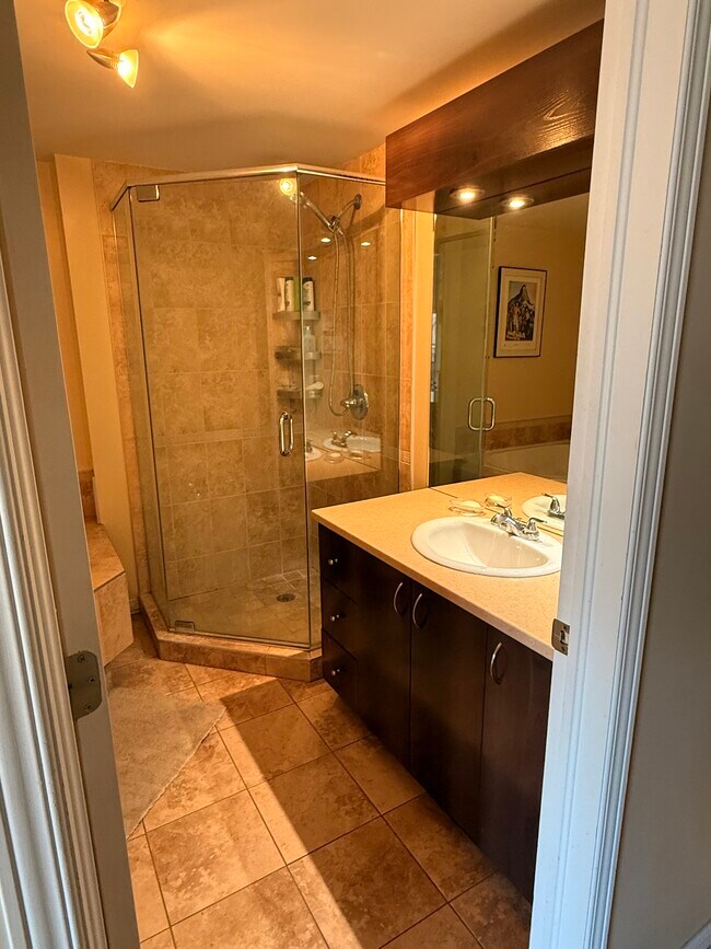 Photo du bâtiment - 1315 Rue Notre-Dame O