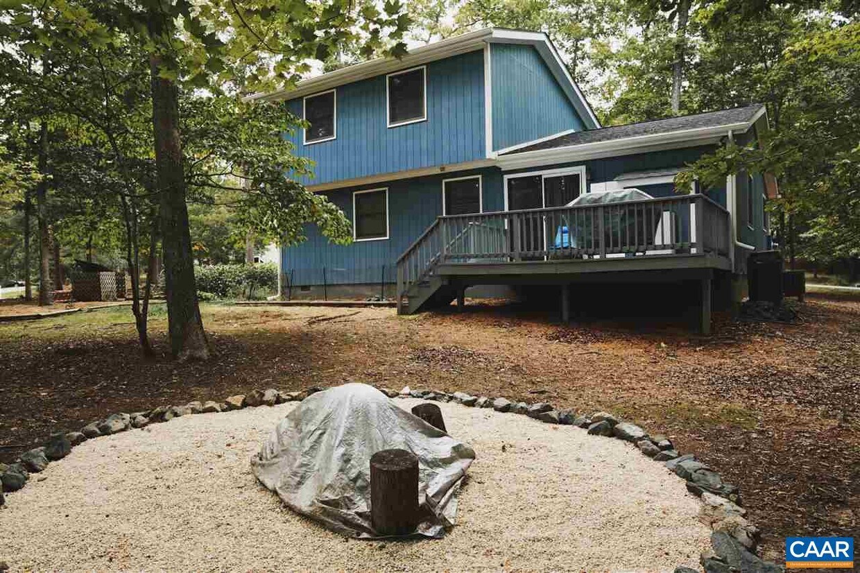 24 Laguna Rd, Palmyra, VA 22963 House Rental in Palmyra, VA