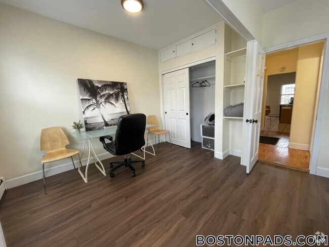 Building Photo - 20 Pompeii St