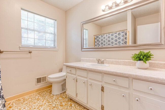 Foto del edificio - 3959 Wedgewood Ln