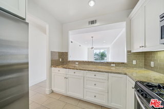 Foto del edificio - 1050 S Holt Ave