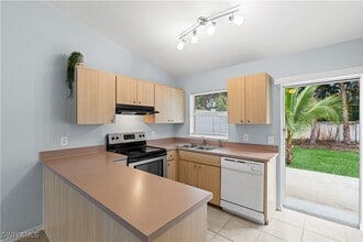 Building Photo - 8402 Matanzas Rd