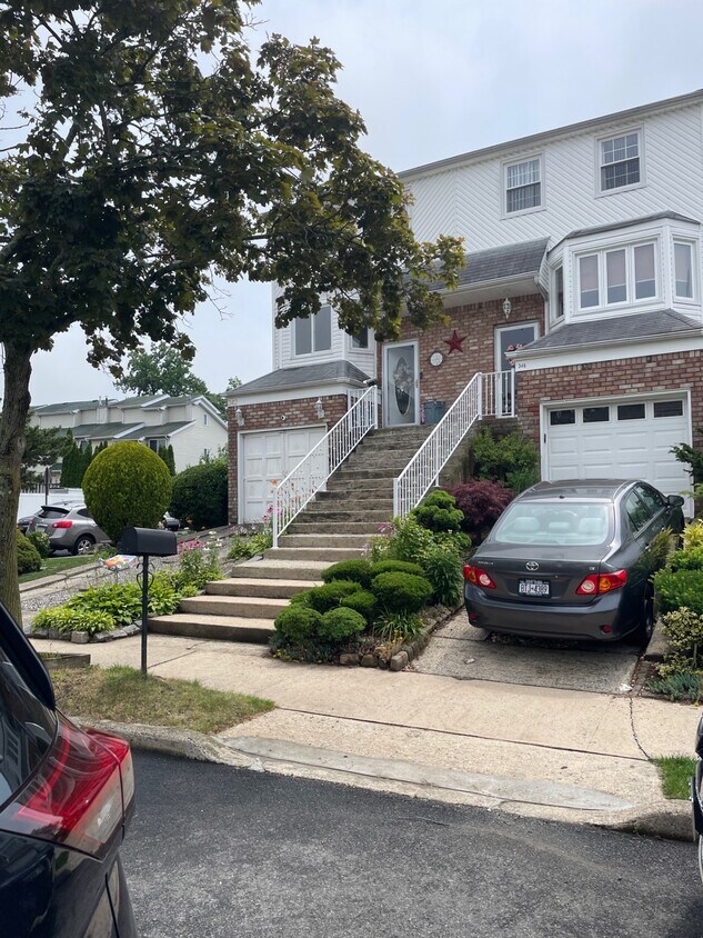 Primary Photo - 346 Klondike Ave