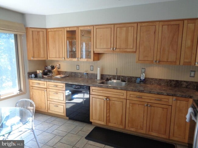 Building Photo - 102 Sunshine Lakes Dr