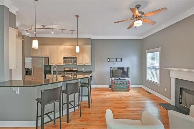 Building Photo - 277 Carlyle Park Dr