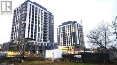 Building Photo - 705 Davis Dr