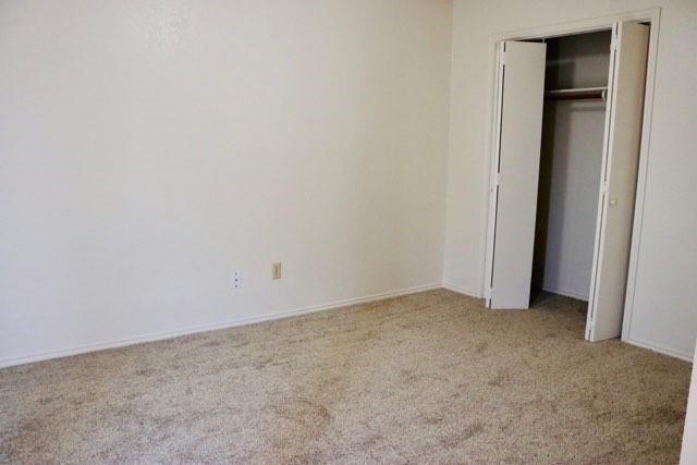 Foto del edificio - 300 Shady Valley Dr