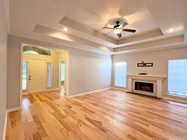 Foto del edificio - 14302 Westbury Dr