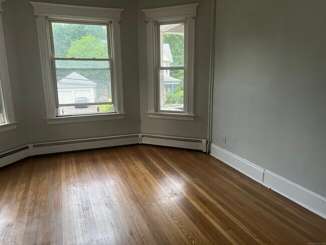 Foto del edificio - 195 Edgewood St