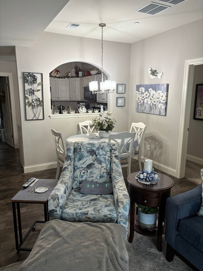 Foto del edificio - 6401 Brookfield Court Dr