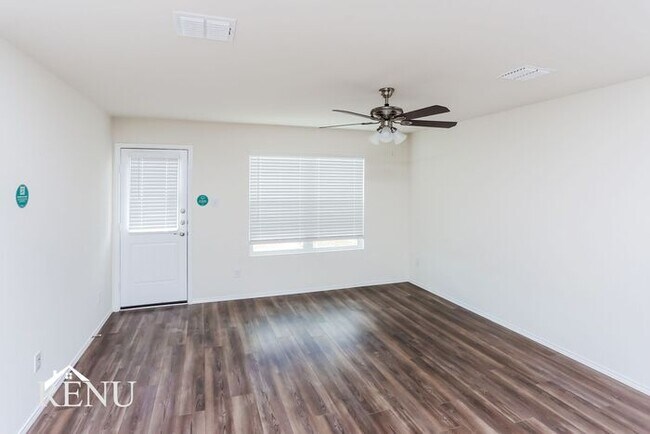 Foto del edificio - 4210 Cicada Ct