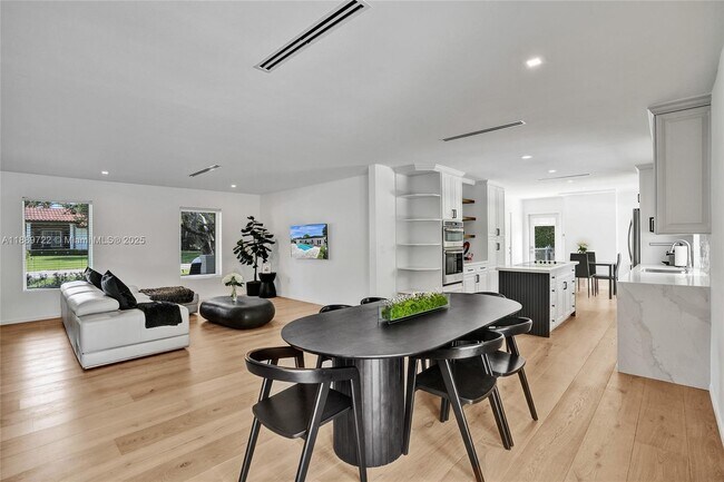Foto del edificio - 7941 SW 143rd St
