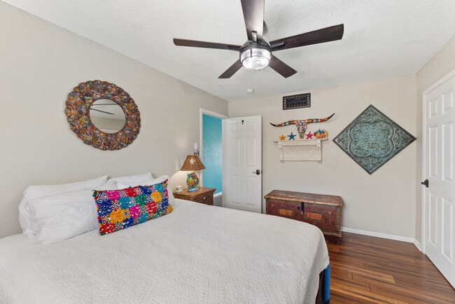 Building Photo - 15209 Leeward Dr