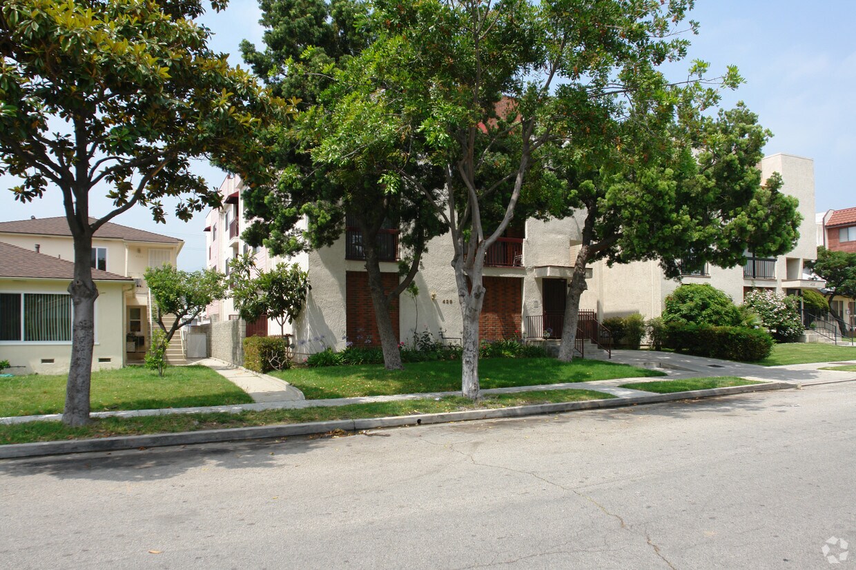 Foto del edificio - 429 W Lomita Ave