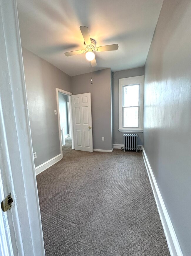 Building Photo - 1832 Dudley St