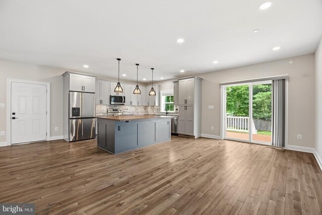 Building Photo - 474 Brightwood Rd