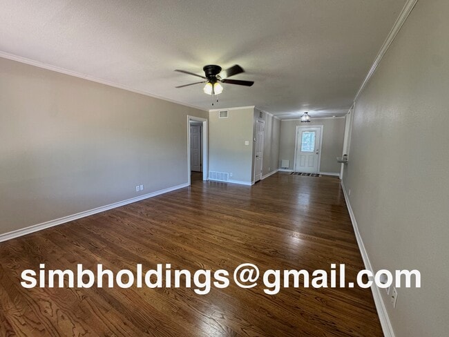 Building Photo - 337 River Oaks St
