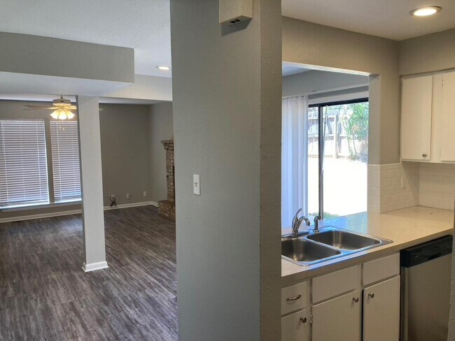 Building Photo - 8106 Hood Cir