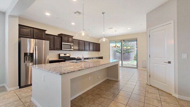 Building Photo - Popular location near Verrado in Sienna Hills! Community Pool!