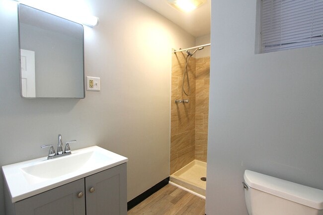 Photo - 5028 Wayne Ave Apartment