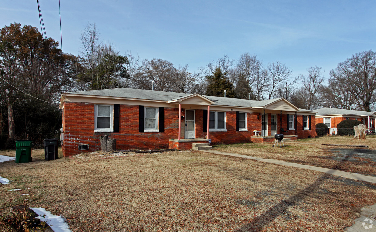 Primary Photo - Eastover Apartments