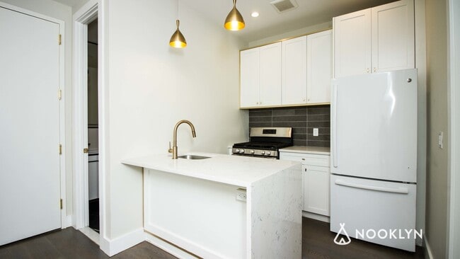 Building Photo - 162 Stuyvesant Ave