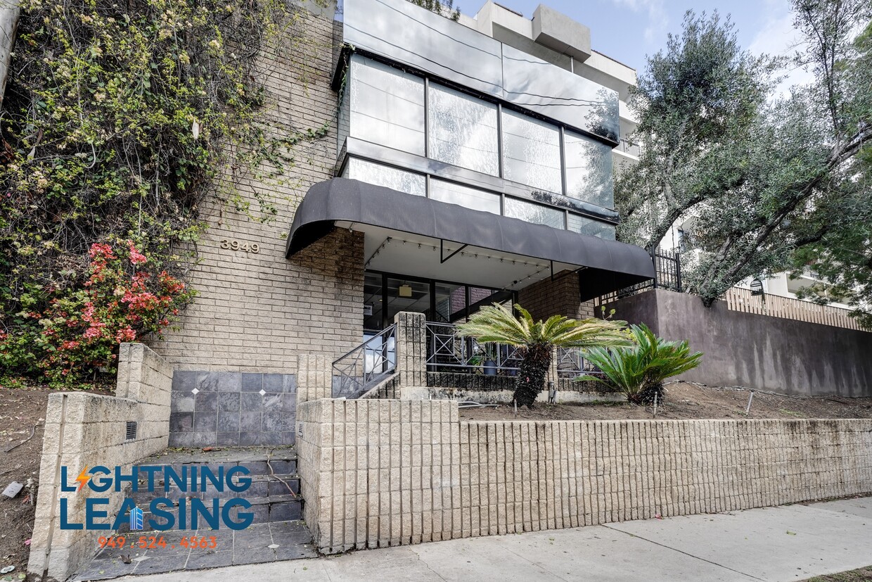 Primary Photo - 3949-3944 Los Feliz Blvd