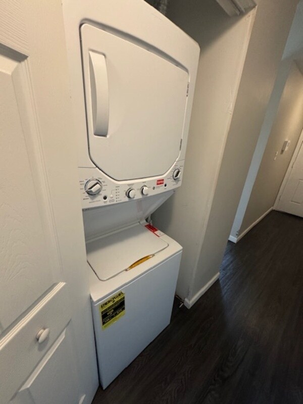 Foto del edificio - 7211 Branchwood Pl