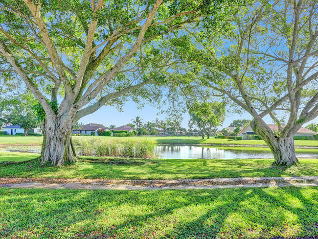 Building Photo - 10698 Crystal Lake Dr
