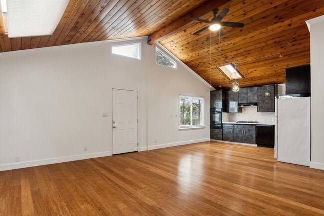 Foto del edificio - 4708 Orion Ave