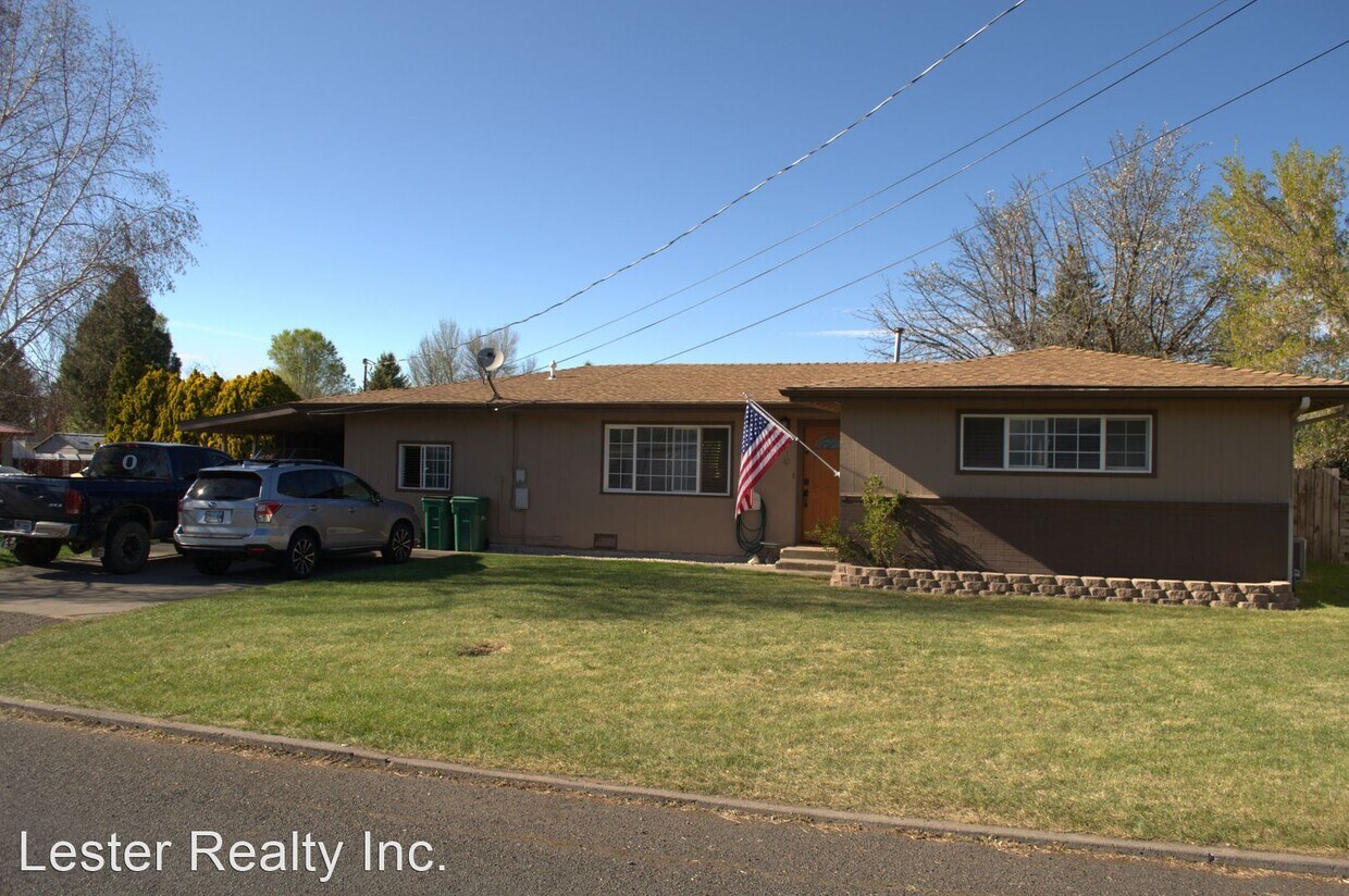 Primary Photo - 3 br, 2 bath House - 3915 Barry Ave