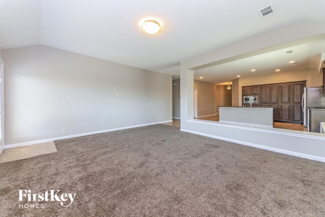 Building Photo - 750 Lowell Dr