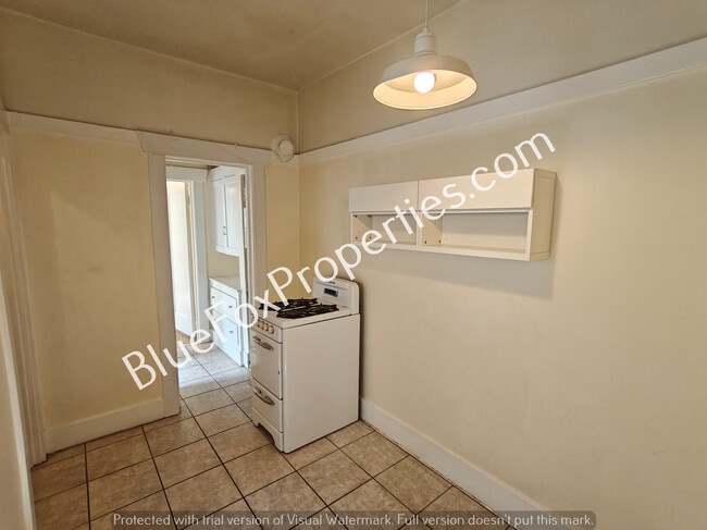 Building Photo - 233 N Jacobus Ave