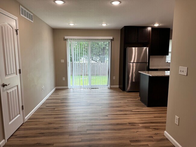 Foto del edificio - 3833-3835 W 11th St N