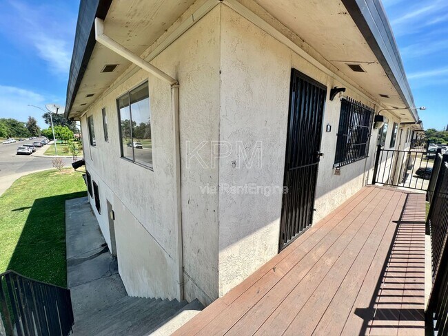 Building Photo - 2946 Peachtree Dr