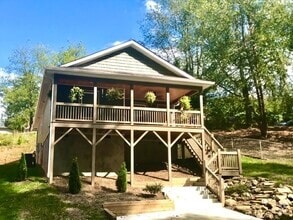 Building Photo - 617 Reed St