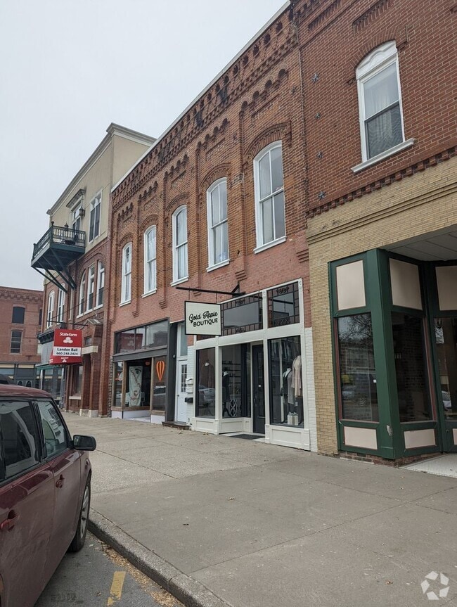 Building Photo - 118-120 E Morrison St