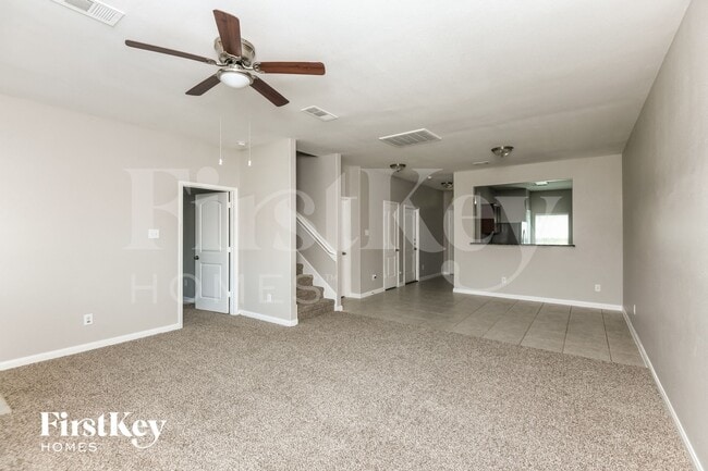 Foto del edificio - 6324 Trinity Creek Dr