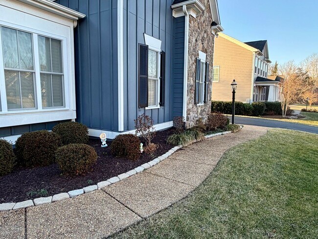 Building Photo - 6883 Birmingham Dr