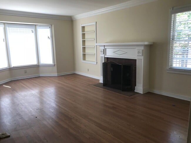 Building Photo - COMING SOON! Beautiful 4 Bedroom 2.5 Bathroom SFR