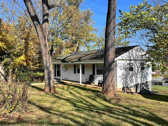 Building Photo - 125 Peyton St